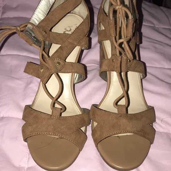 Heels - Picture 2 of 2